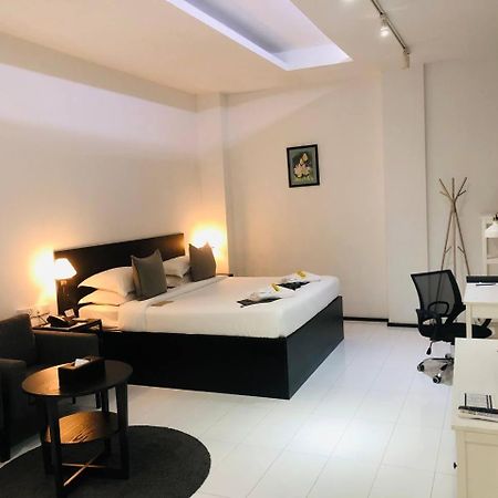 Yama Hotel & Rooftop Bar Yangon Dış mekan fotoğraf